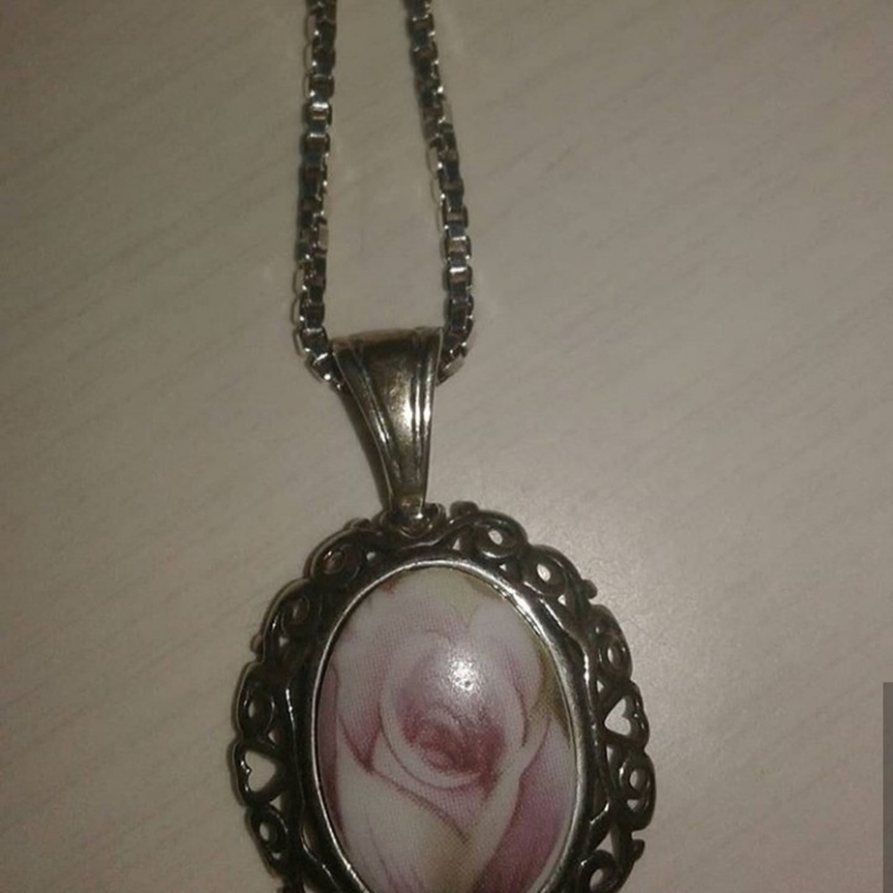 Vintage 1970s silver 825 pendant necklace